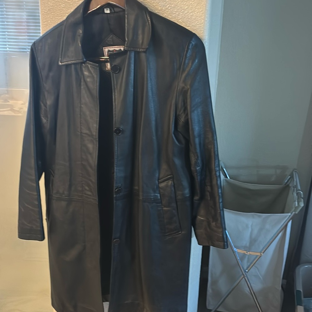 Lady’s Like new leather coat